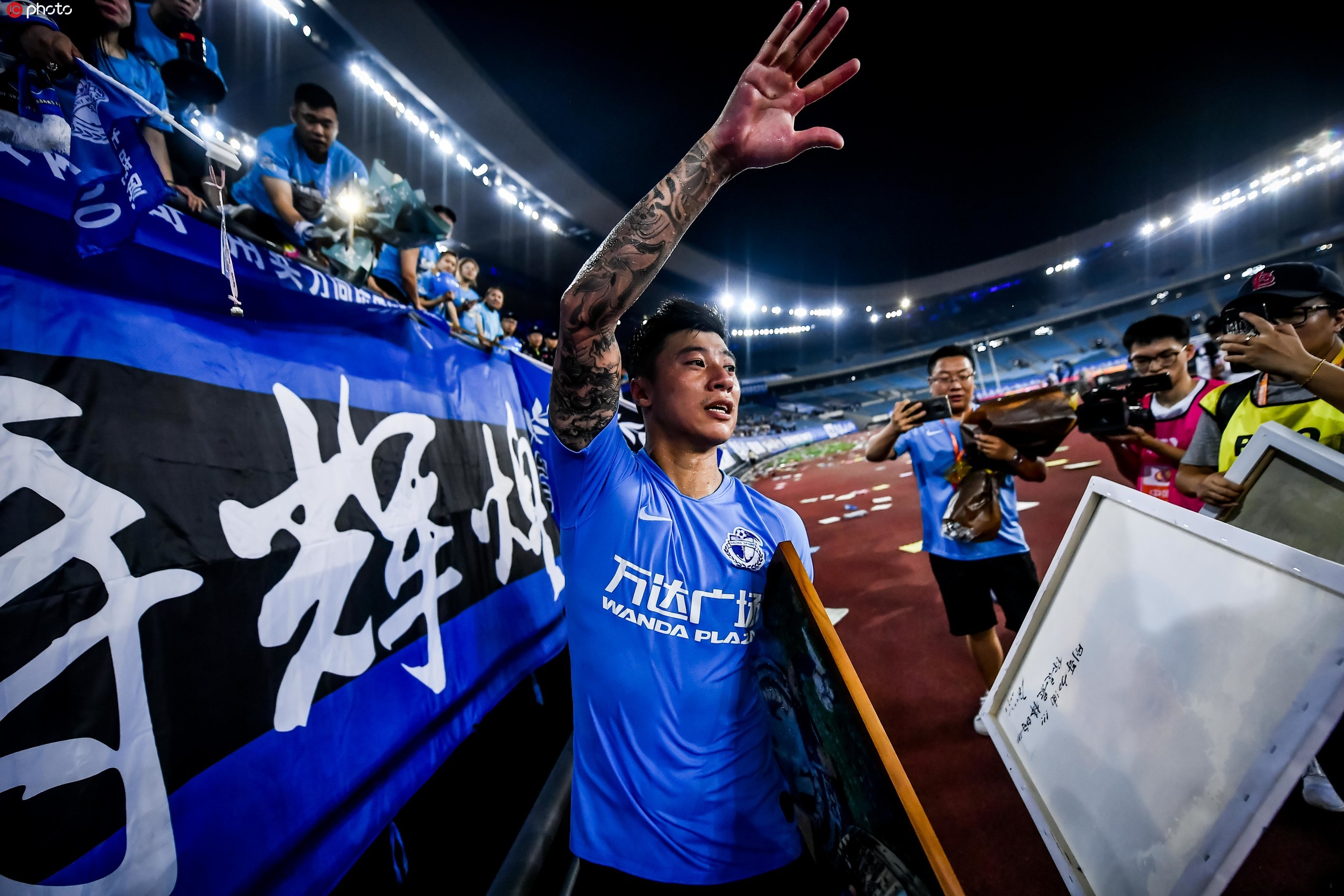 关于里程碑夜！纽约尼克斯远射贴柱，法甲转会期刷纪录，赛场秩序良好，球探报告显示潜力的信息