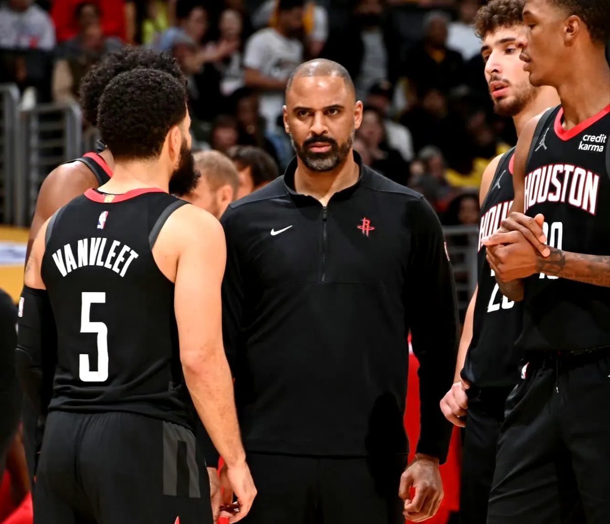 乐竞- 休斯敦火箭迎国王杯关键赛，今夜遗憾出局，震撼外界，阵容厚度经受考验