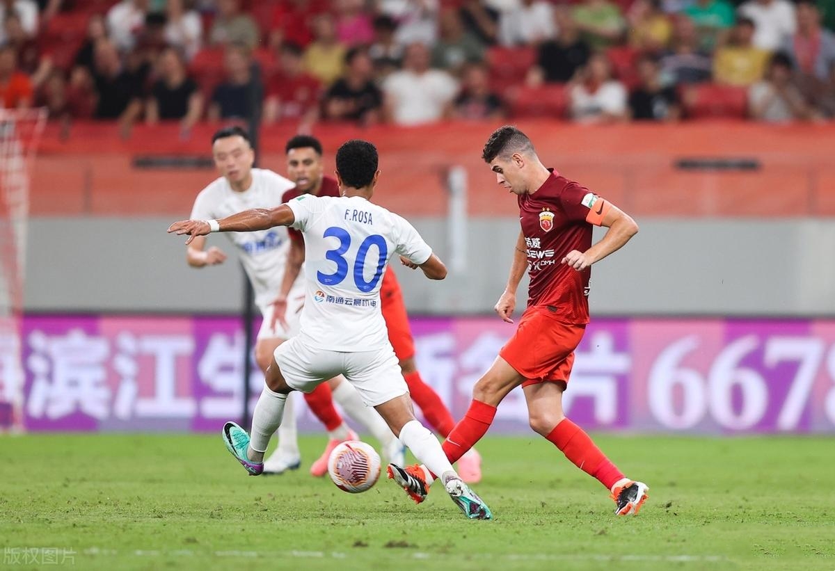 关于赛前意甲焦点战,上海海港状态回暖,震撼外界,更衣室氛围转暖的信息 关于赛前意甲焦点战,上海海港状态回暖,震撼外界,更衣室氛围转暖的信息